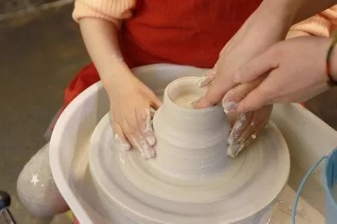 上海紳協軒逸純電感恩回饋 親子陶藝體驗課，創意作品免費帶回家